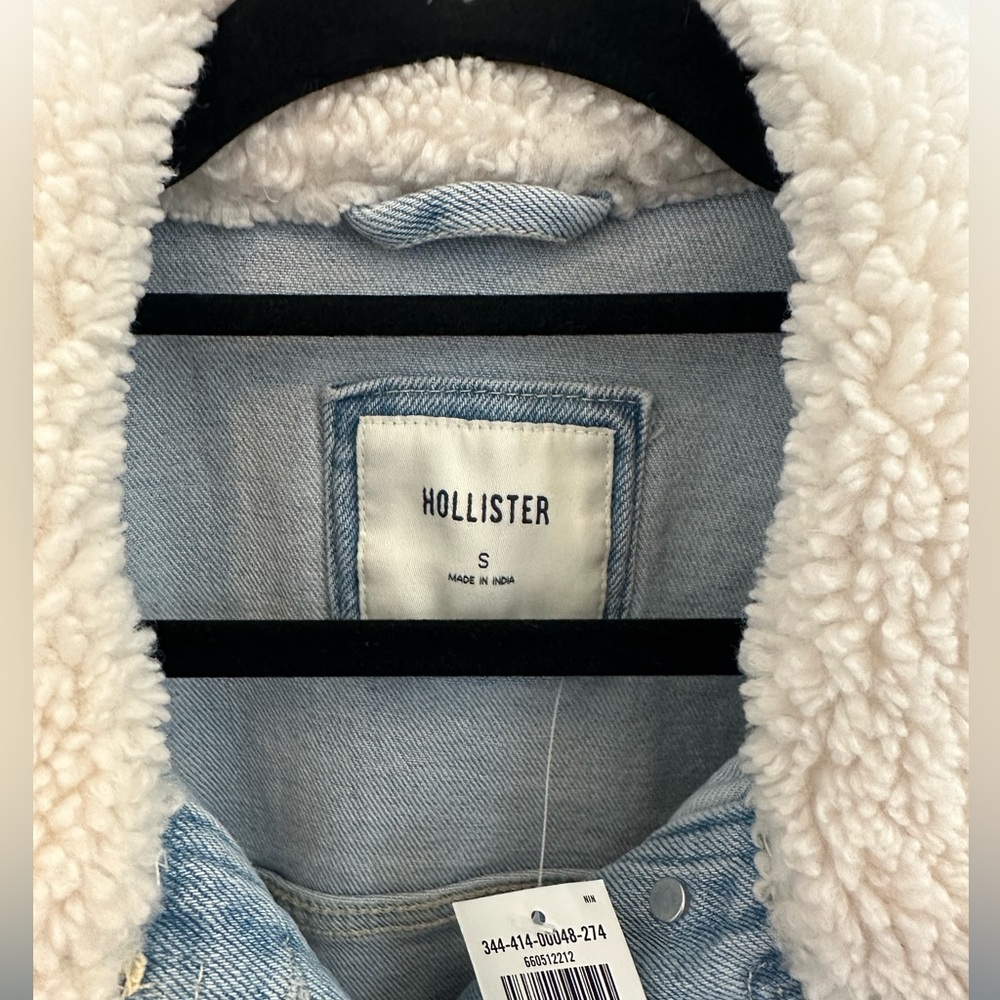 Hollister Denim Oversized Bomber Jacket with Sherpa Collar Size Small NWT - Picture 2 of 6